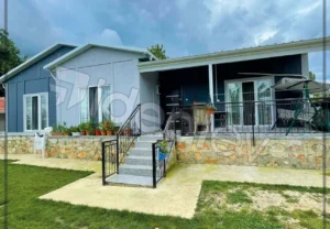 bee-home-bp-large-family-113-B